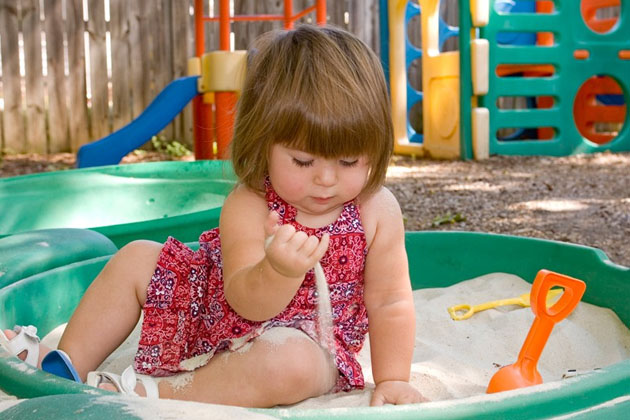 5 Backyard Play Ideas for Babies | Highlights for Children