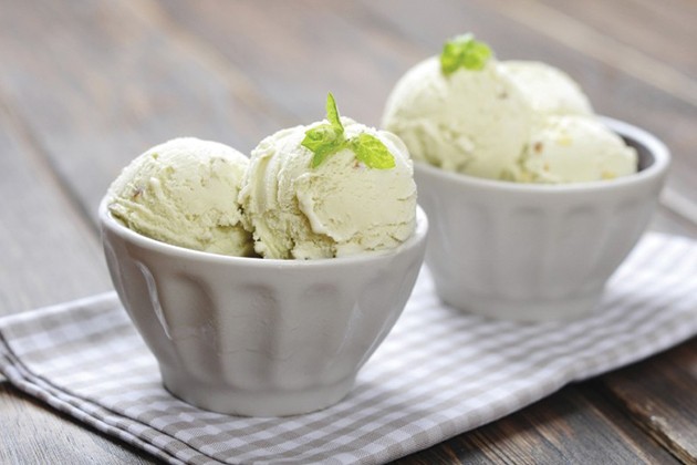 Two bowls of homemade vanilla ice cream
