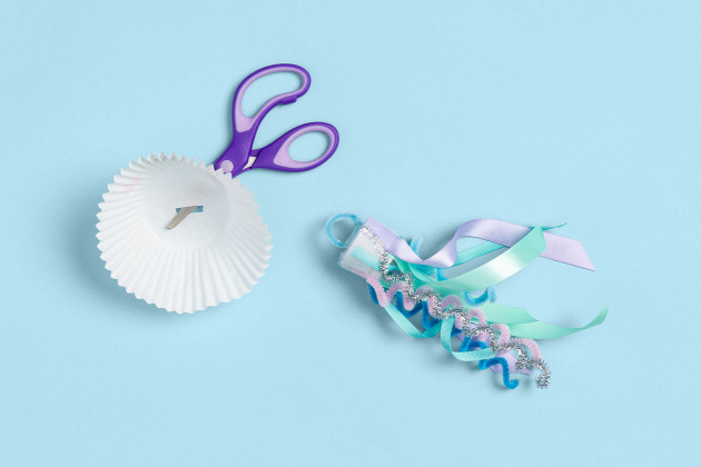cutting hole in cupcake liner jellyfish step 4