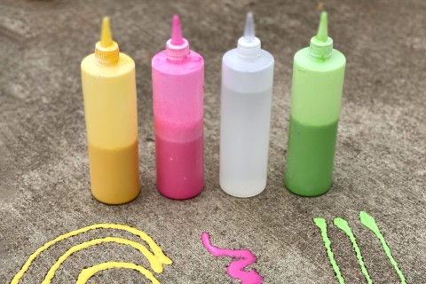 Four squeeze bottles with liquid chalk.